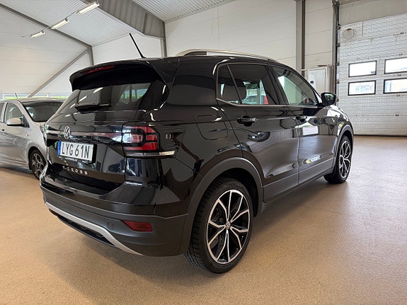 Volkswagen T-Cross 3 of 5