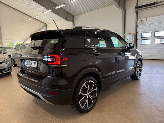 Volkswagen T-Cross 3 of 6