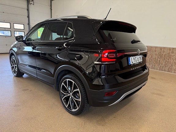 Volkswagen T-Cross 4 of 6
