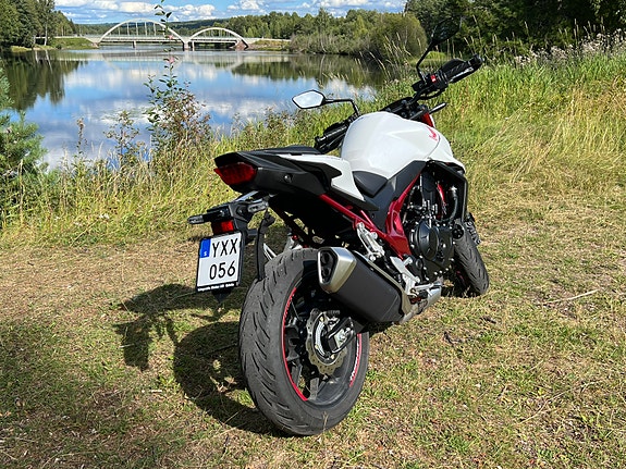 Honda CB750 4 of 5