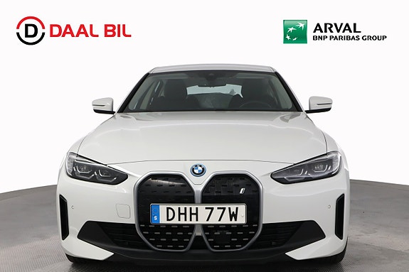 BMW i4 2 of 29