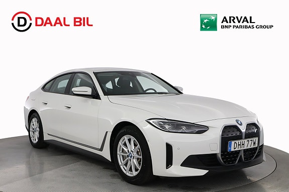 BMW i4 3 of 29
