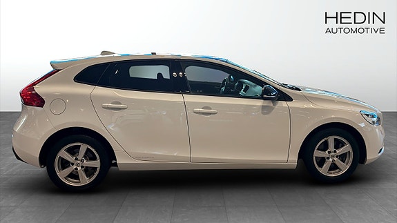 Volvo V40 6 of 12