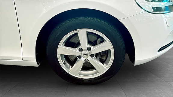 Volvo V40 9 of 12