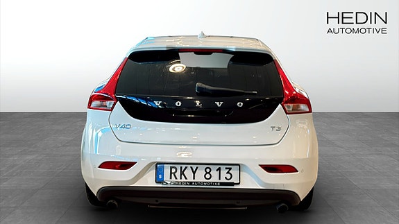 Volvo V40 7 of 12