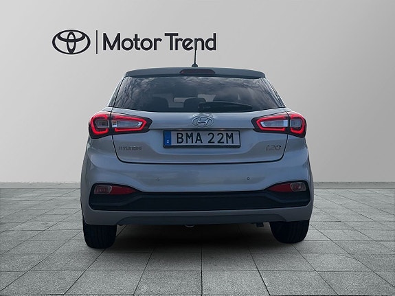 Hyundai i20 4 of 15