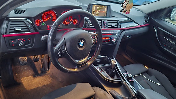 BMW 320d 4 of 12