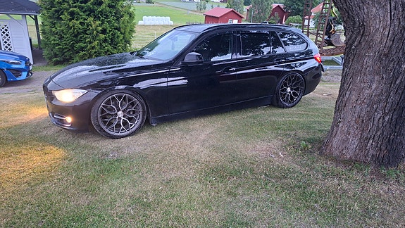 BMW 320d 7 of 12