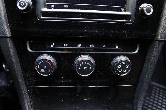 Volkswagen Golf VII 20 of 23