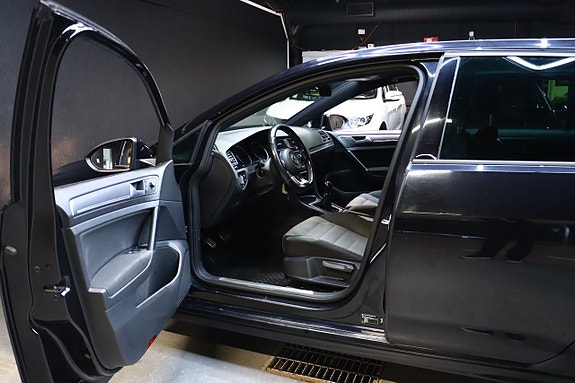Volkswagen Golf VII 8 of 23