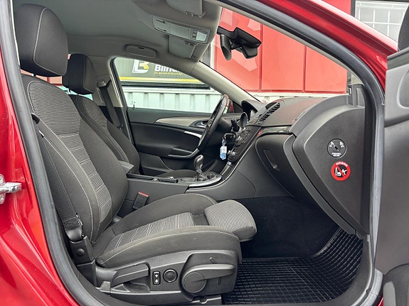 Opel Insignia 16 of 19