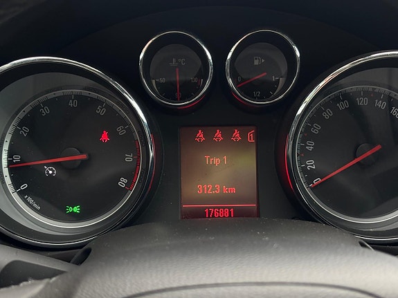 Opel Insignia 13 of 19