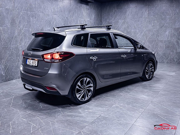 Kia Carens 7 of 30
