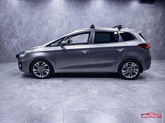 Kia Carens 4 of 30