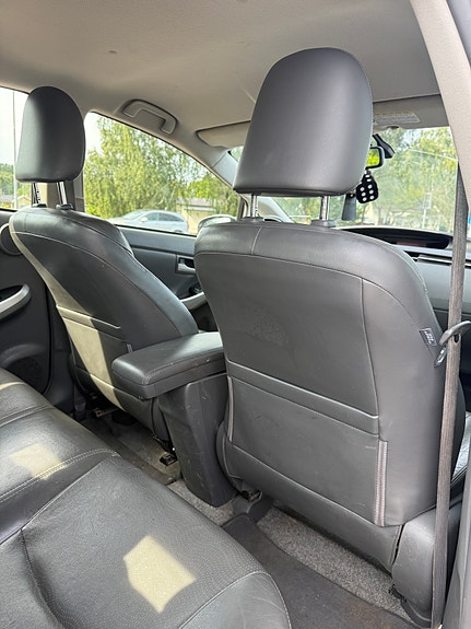 Toyota Prius 13 of 15