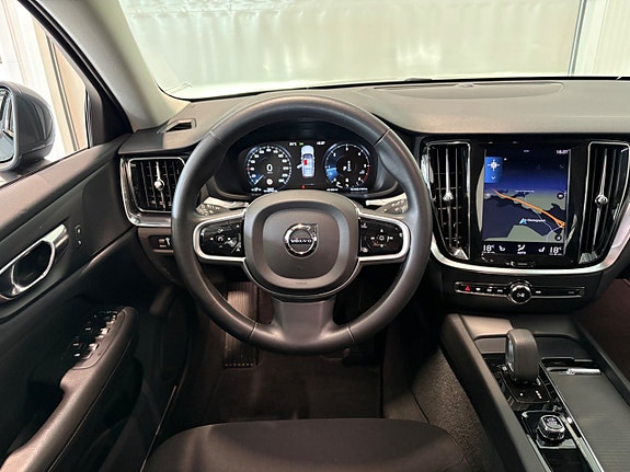 Volvo V60 Cross Country 9 of 26