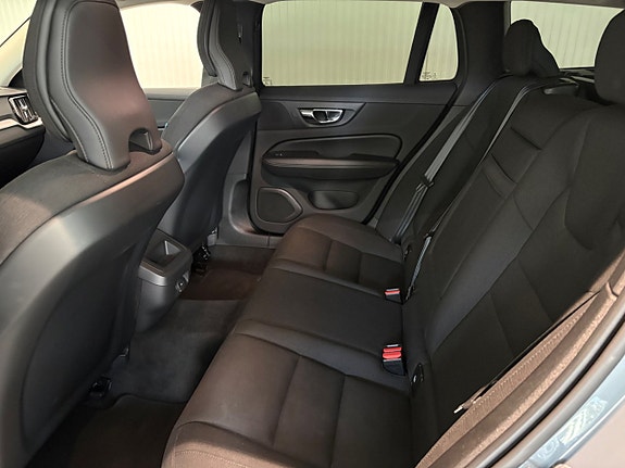 Volvo V60 Cross Country 21 of 26