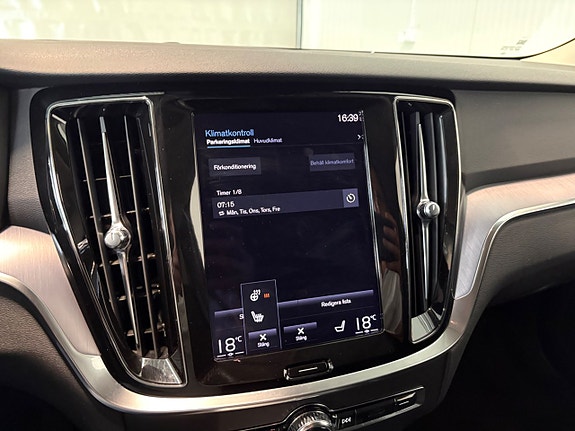 Volvo V60 Cross Country 19 of 26