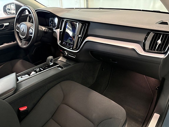 Volvo V60 Cross Country 11 of 26