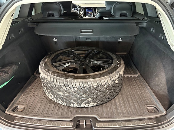 Volvo V60 Cross Country 25 of 26