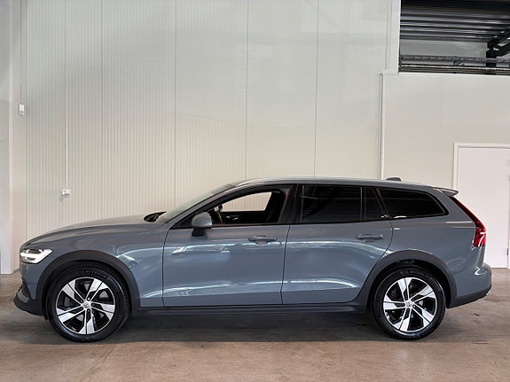 Volvo V60 Cross Country 5 of 26