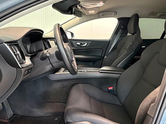 Volvo V60 Cross Country 8 of 26