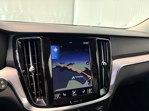 Volvo V60 Cross Country 15 of 26