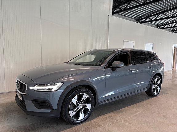 Volvo V60 Cross Country 4 of 26