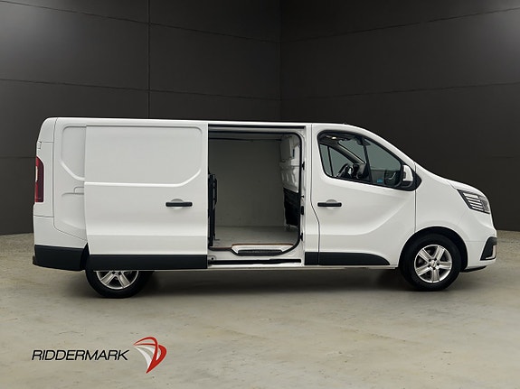 Renault Trafic 11 of 30