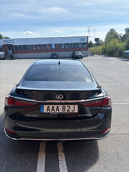 Lexus ES300h 3 of 10