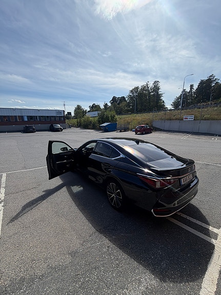 Lexus ES300h 4 of 10