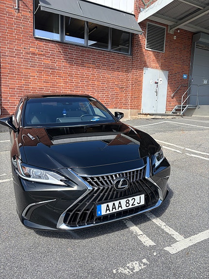 Lexus ES300h 5 of 10