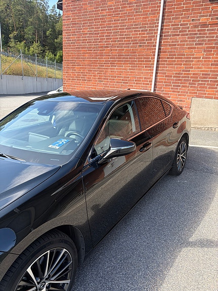 Lexus ES300h 7 of 10
