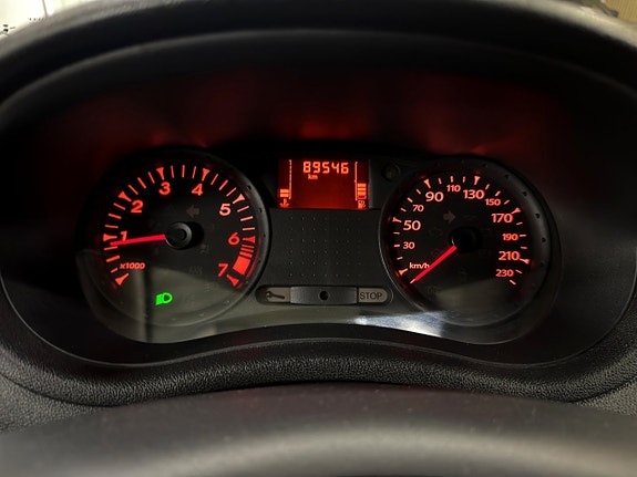 Renault Clio 22 of 27
