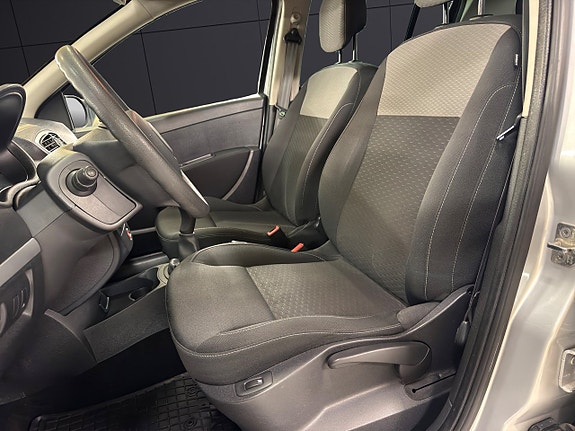 Renault Clio 17 of 27