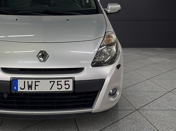 Renault Clio 9 of 27