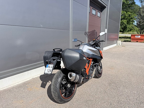 KTM 1290 Super Duke GT GR 5 of 8