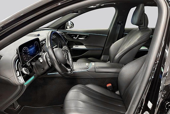 Mercedes-Benz E300 de 8 of 22