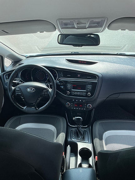 Kia Ceed 3 of 5