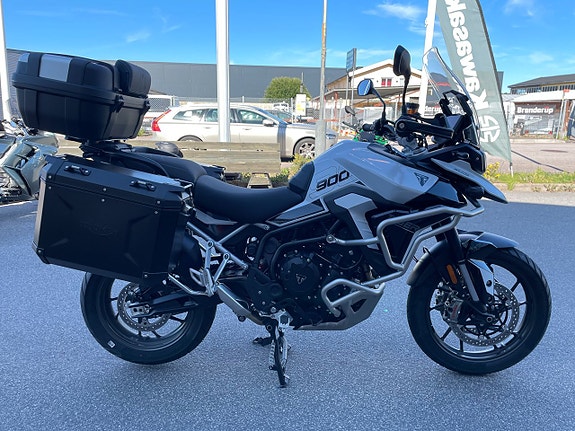 Triumph Tiger 900 GT Pro 2 of 5