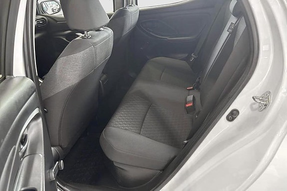 Toyota Yaris 8 of 11