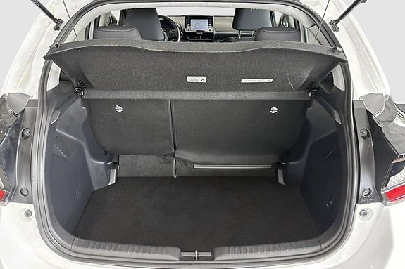Toyota Yaris 11 of 11