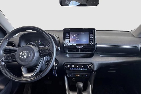 Toyota Yaris 9 of 11