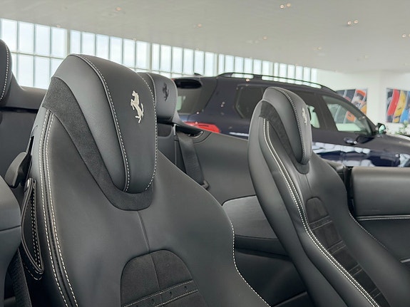 Ferrari Roma Spider 15 of 24