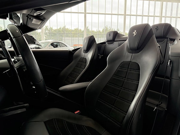 Ferrari Roma Spider 12 of 24