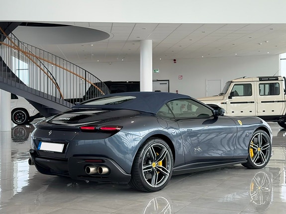 Ferrari Roma Spider 3 of 24