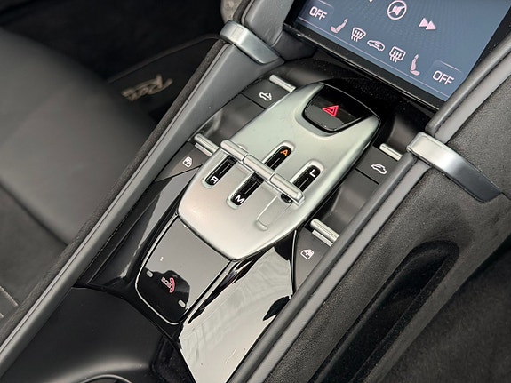 Ferrari Roma Spider 18 of 24