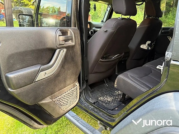 Jeep Wrangler Unlimited 8 of 10