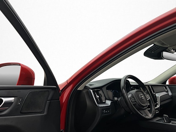 Volvo XC60 11 of 30