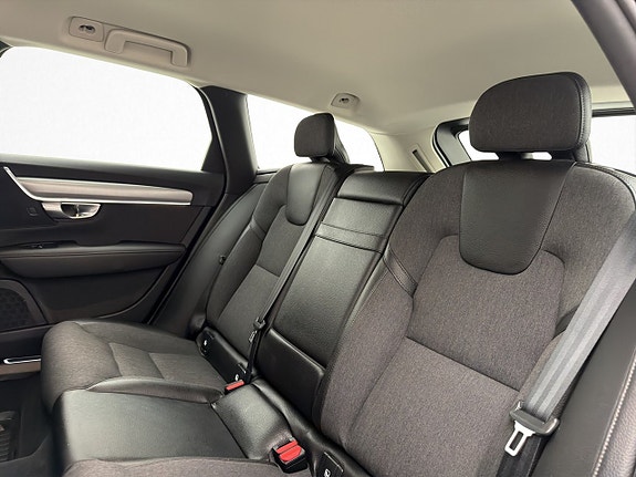 Volvo V90 27 of 30
